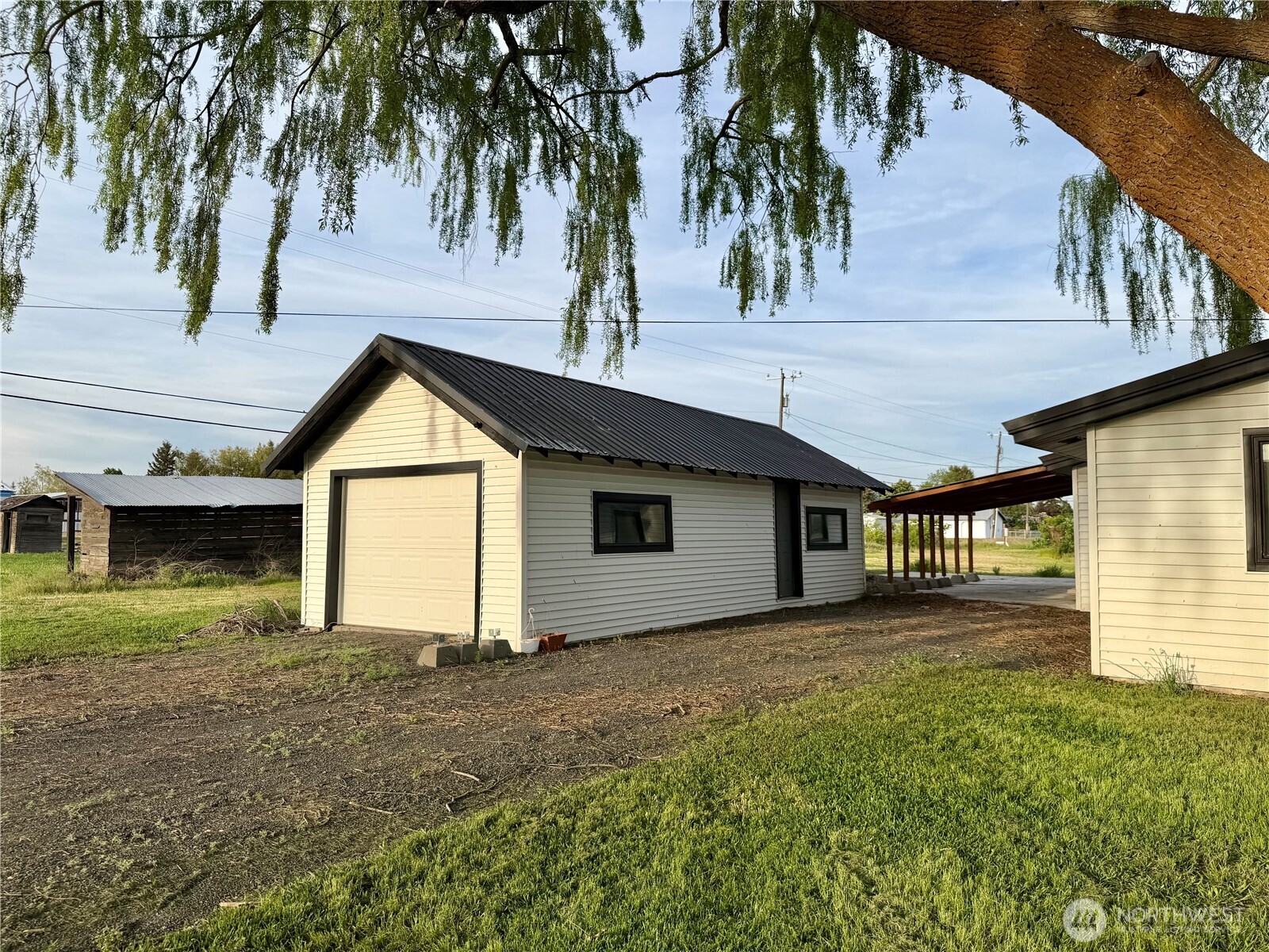 main property photo 33