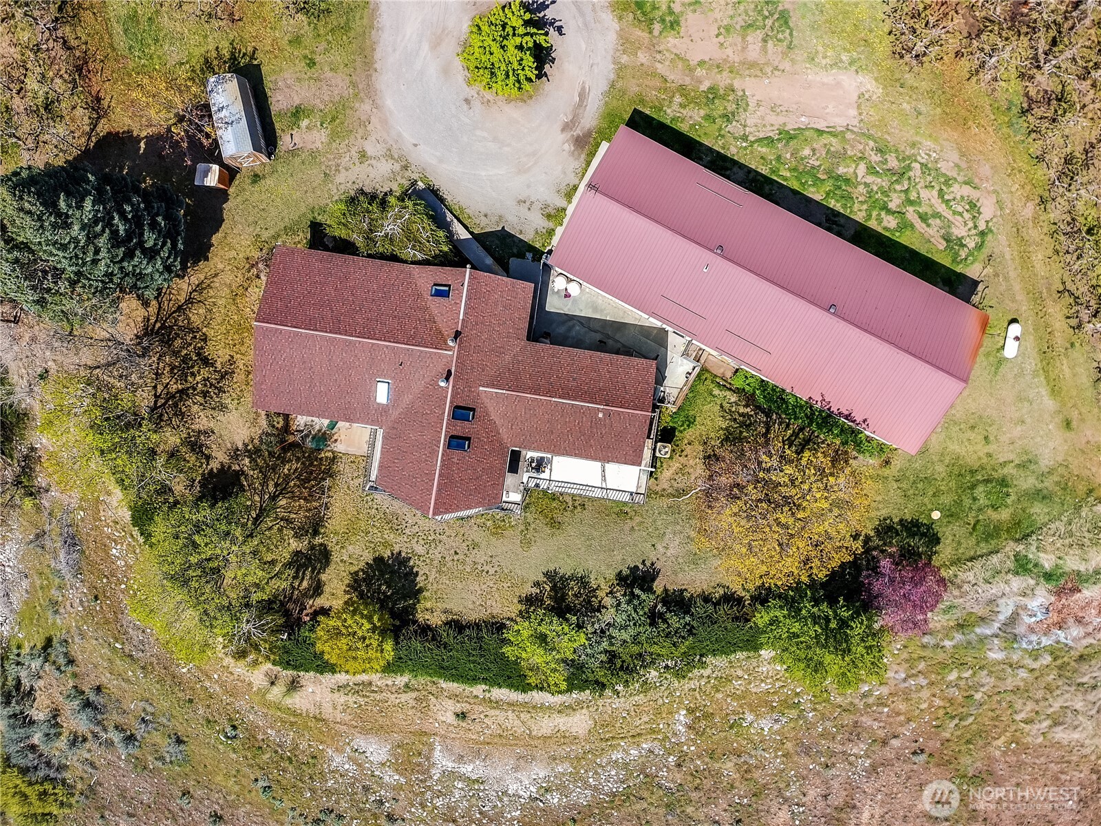 main property photo 8