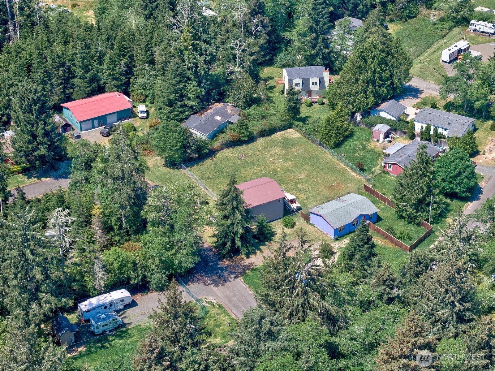 main property photo 32