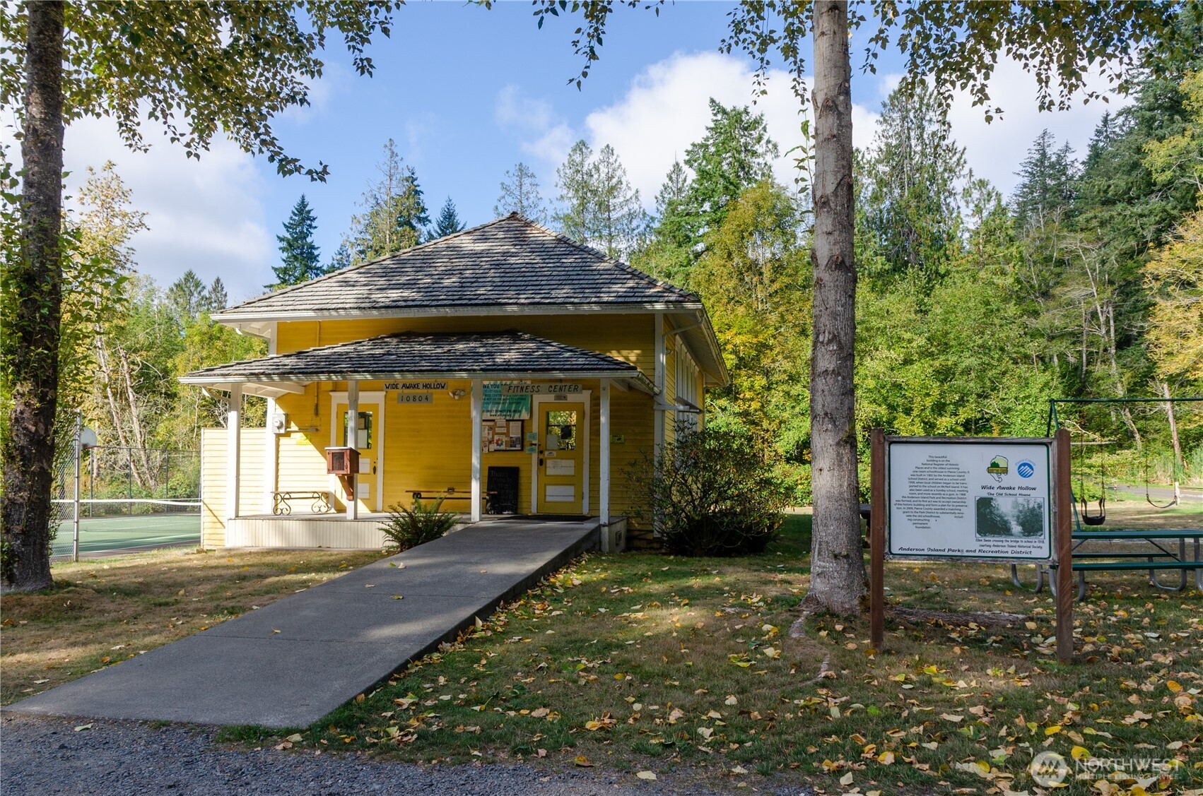 main property photo 28