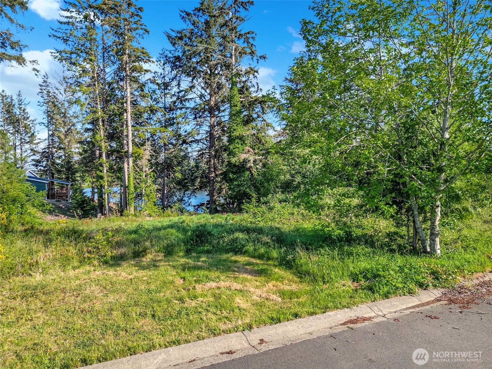 main property photo 17