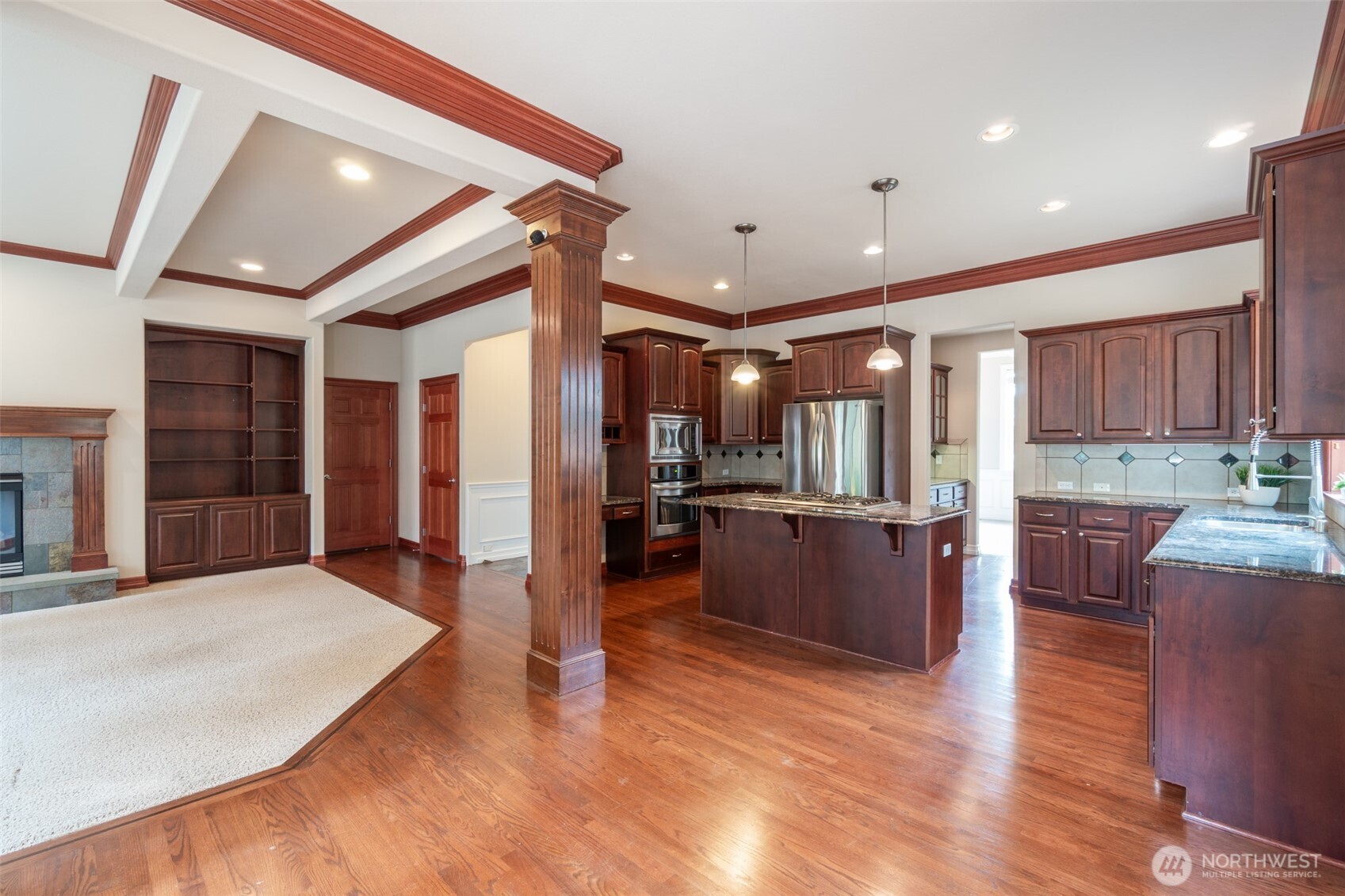 main property photo 17