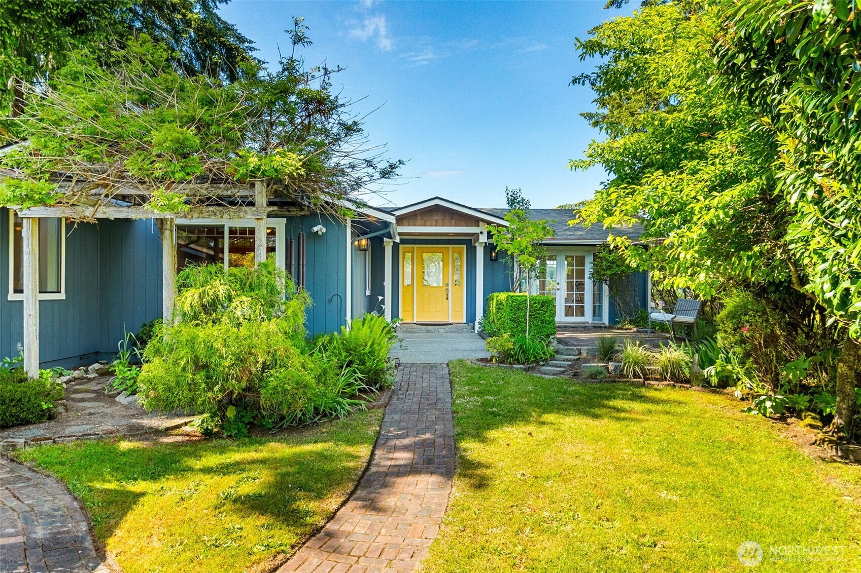 main property photo 5