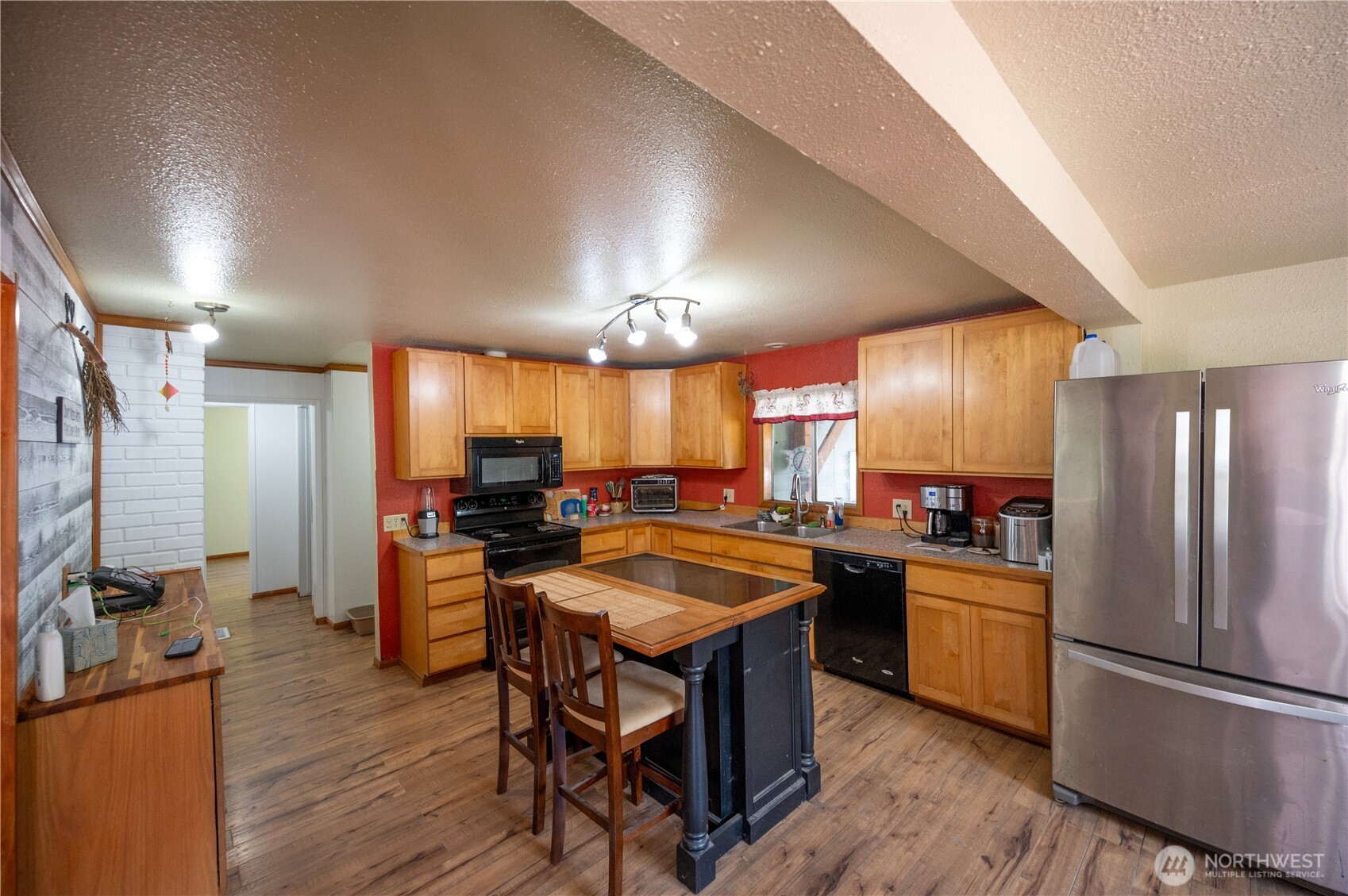 main property photo 5