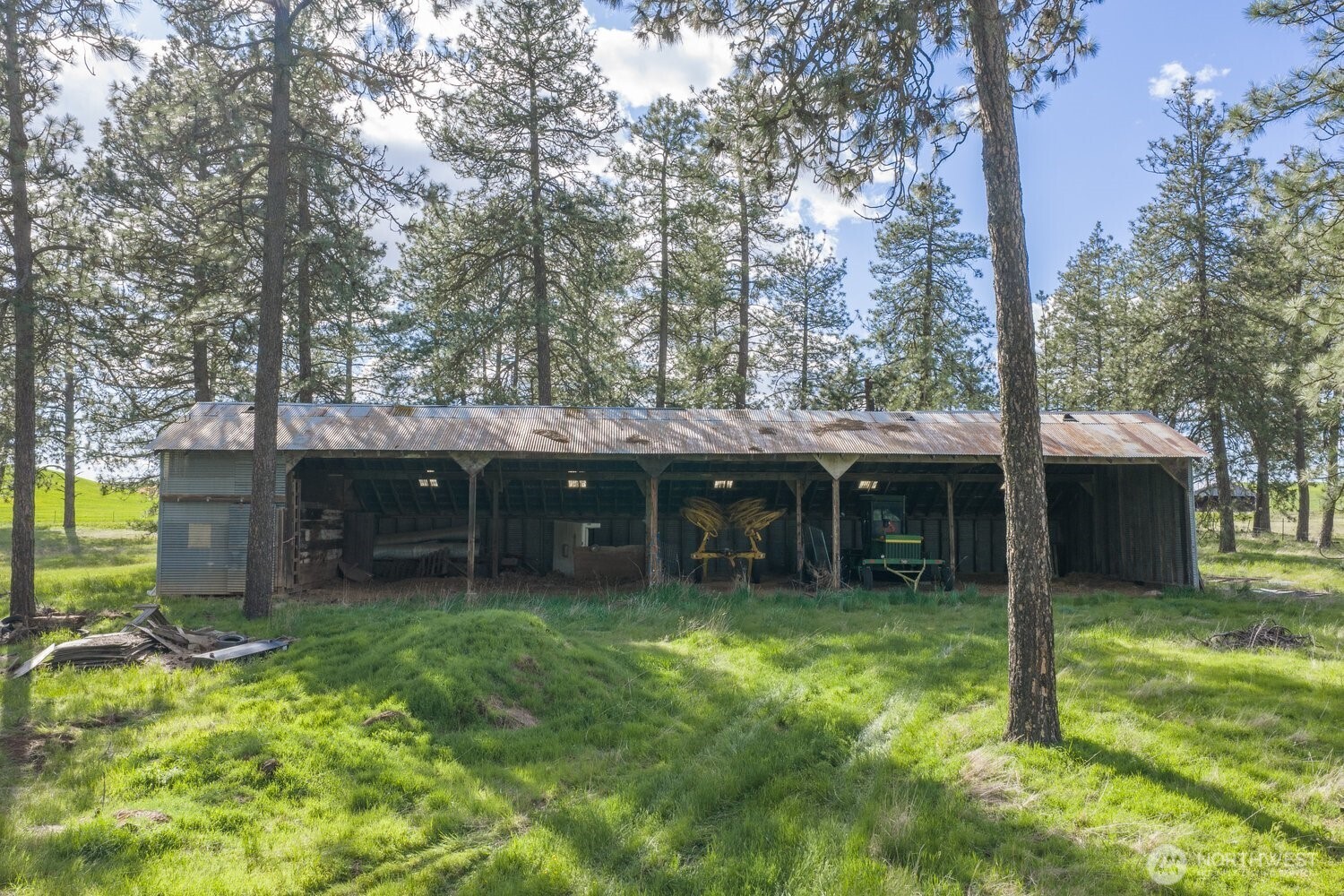 main property photo 12