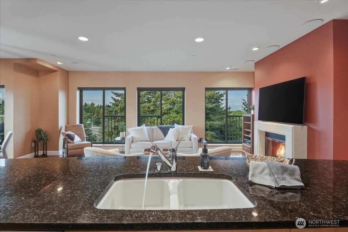 property viewer photo 15