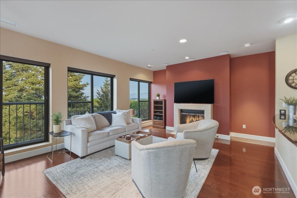 property viewer photo 7