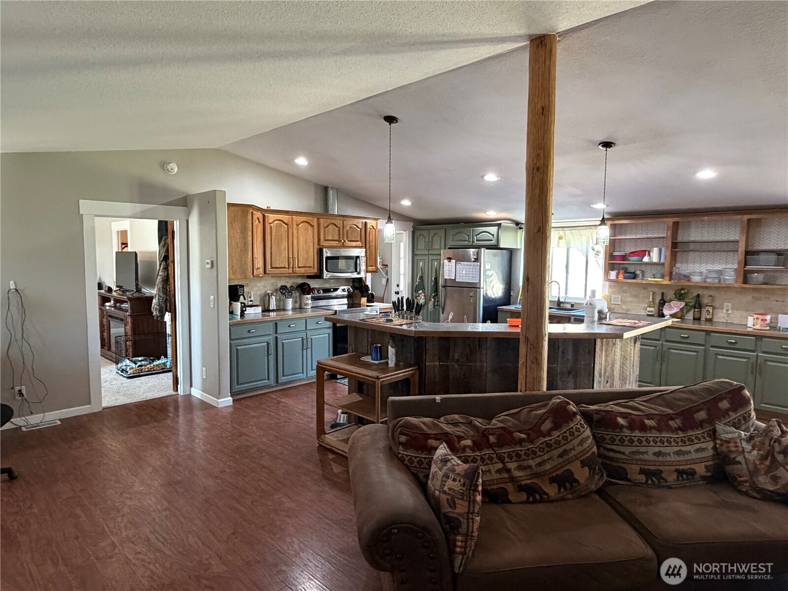 main property photo 19
