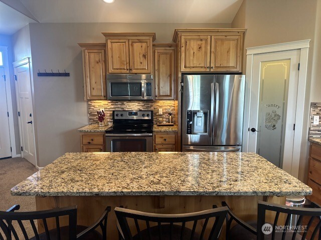 main property photo 9