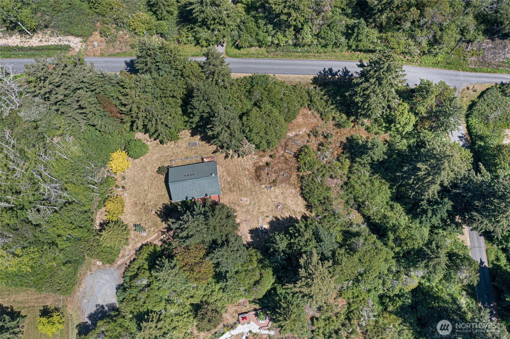 main property photo 33