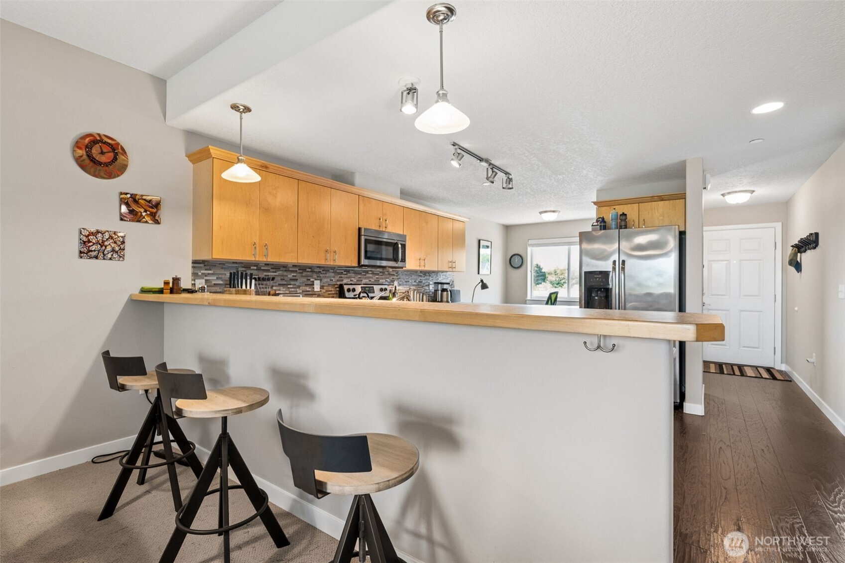 main property photo 4