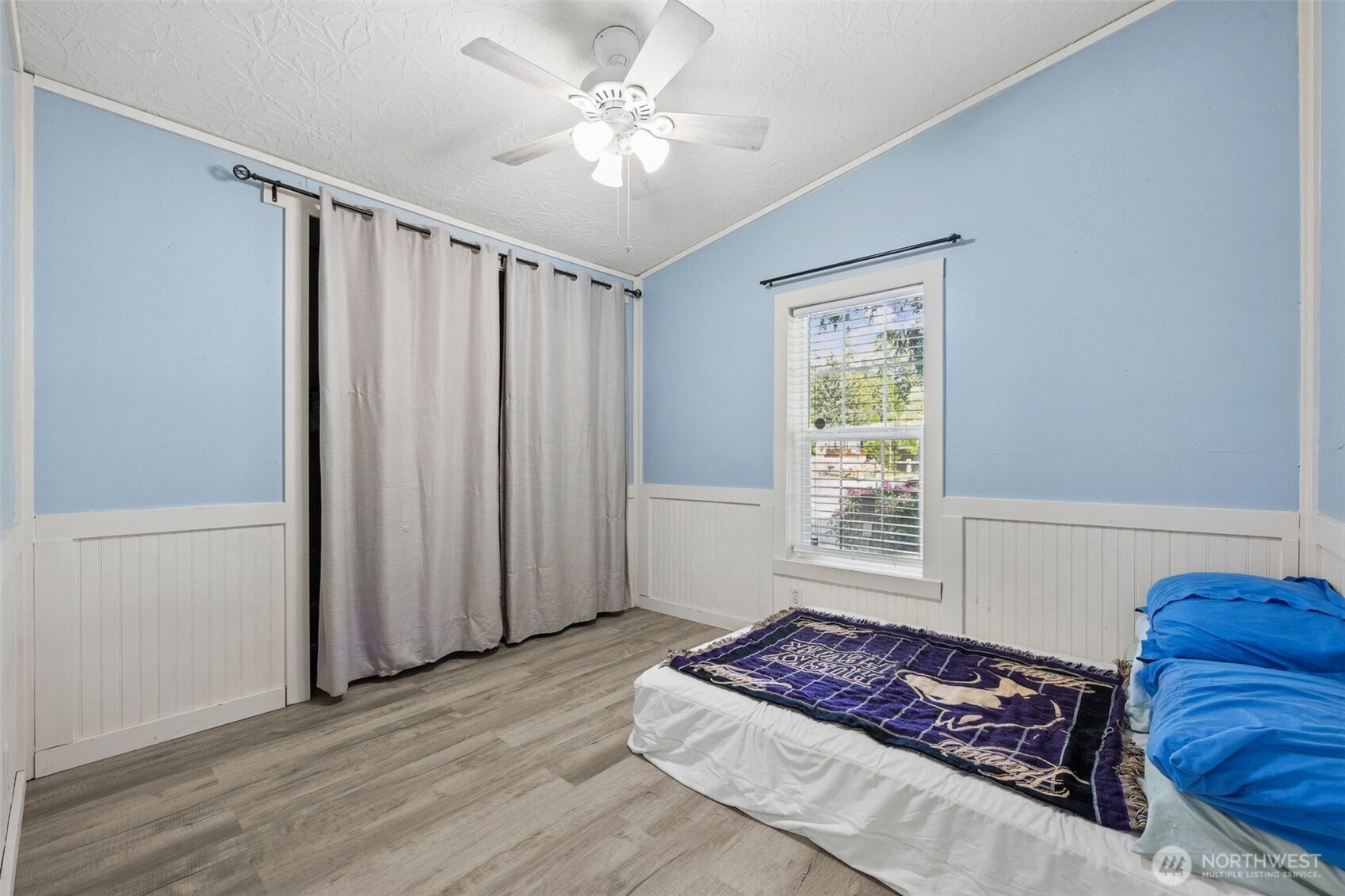 property viewer photo 10