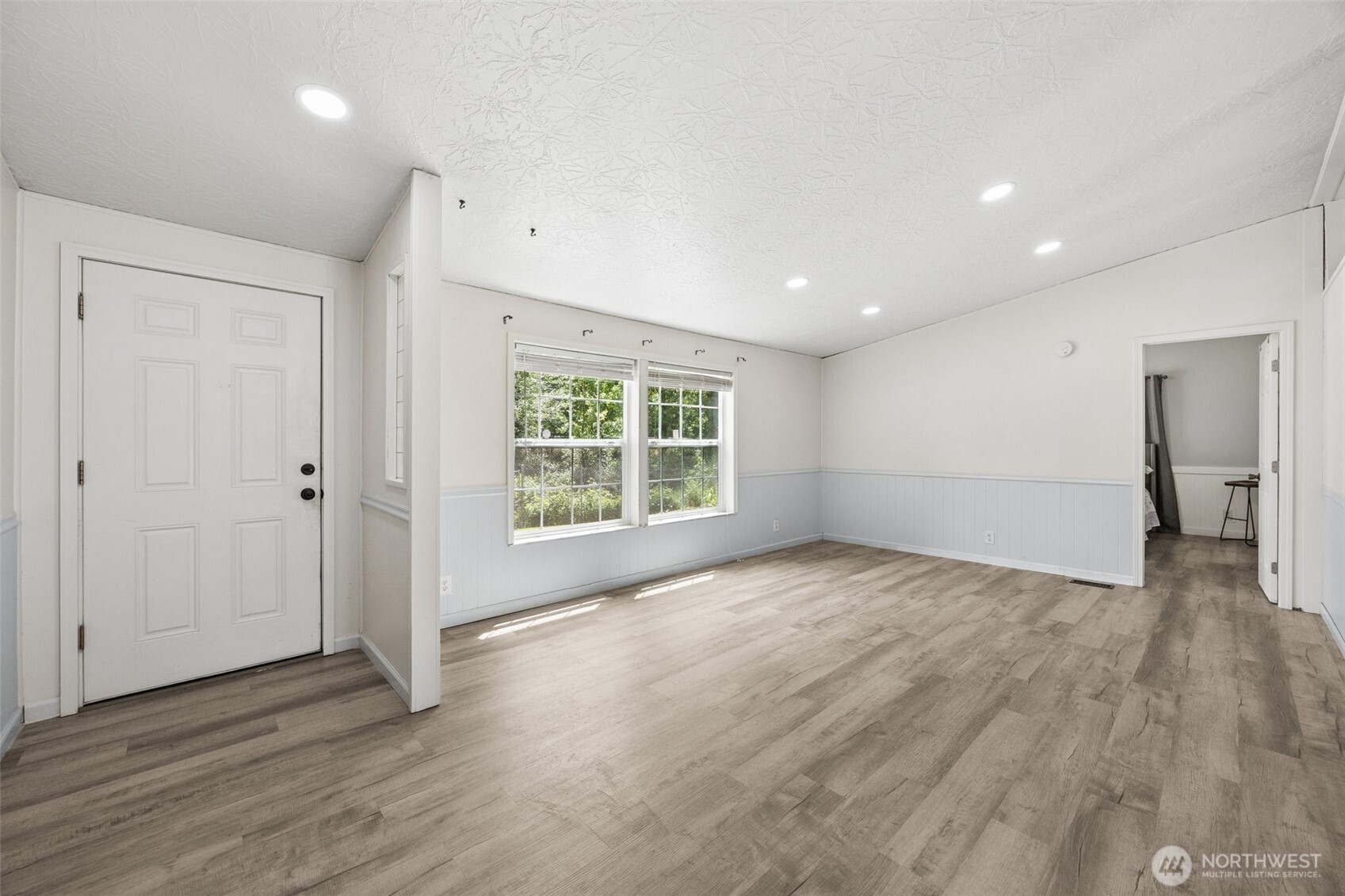 property viewer photo 2