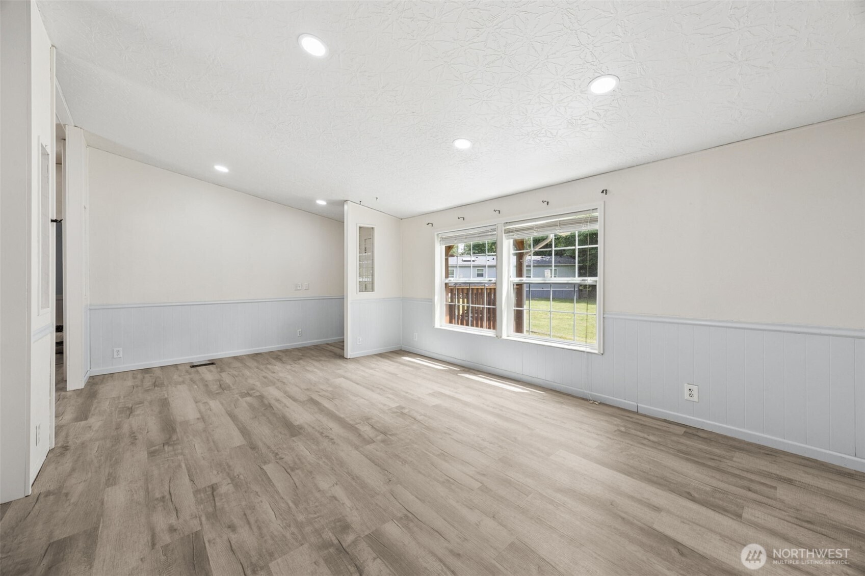 property viewer photo 6