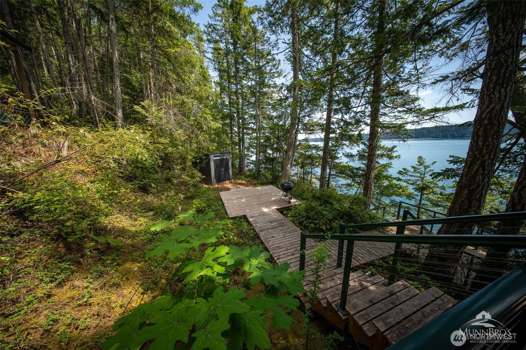 main property photo 14