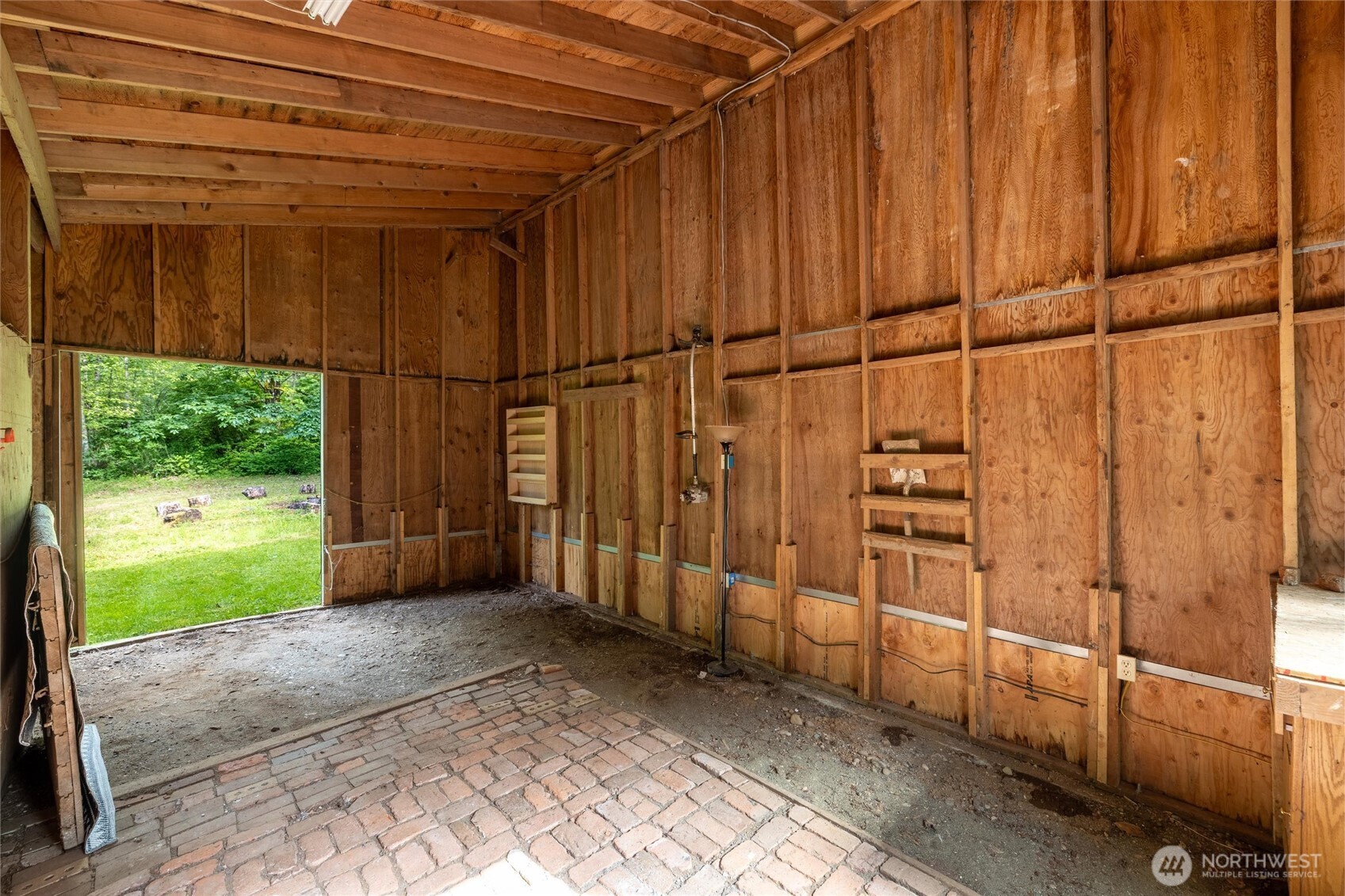 main property photo 25