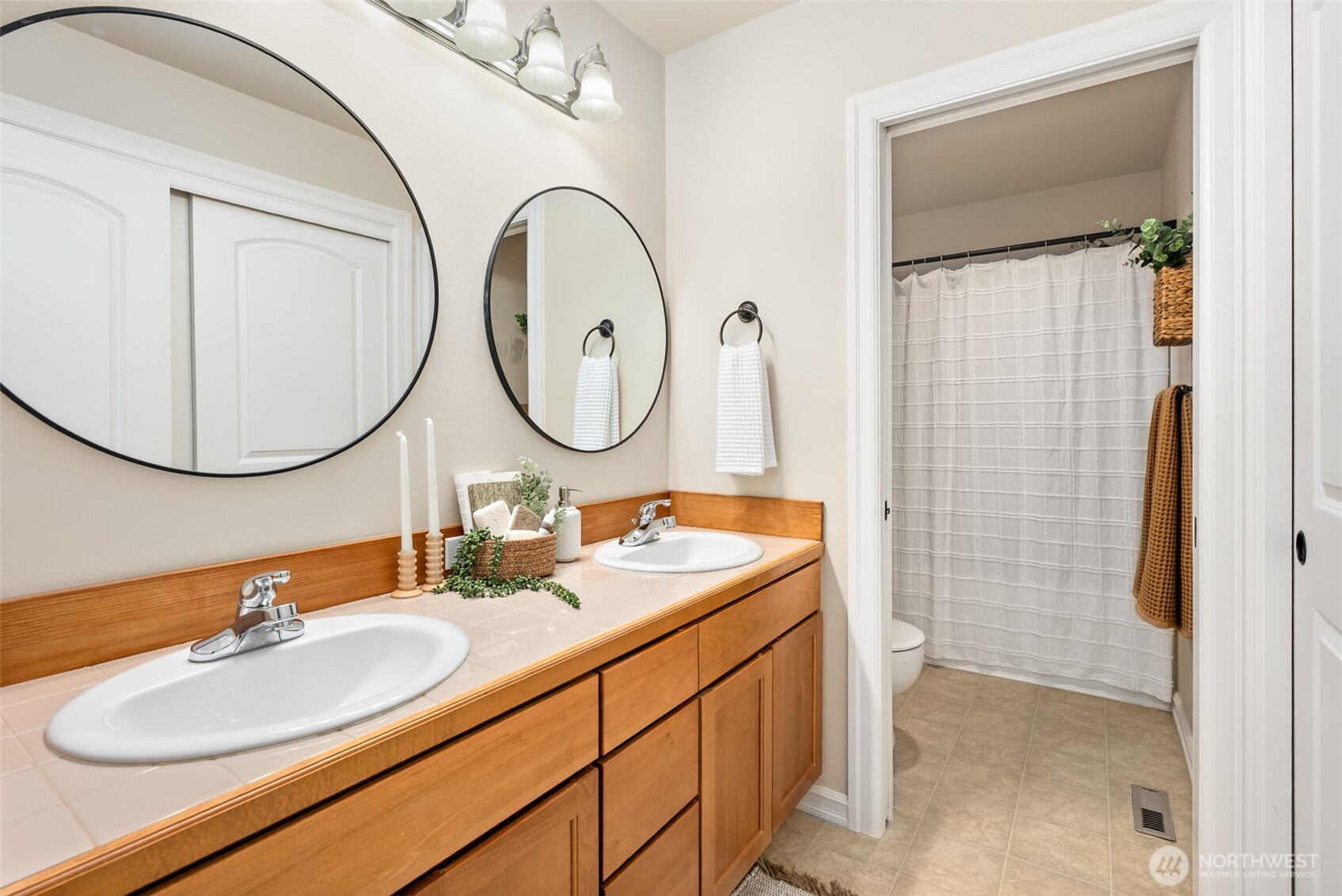 property viewer photo 19