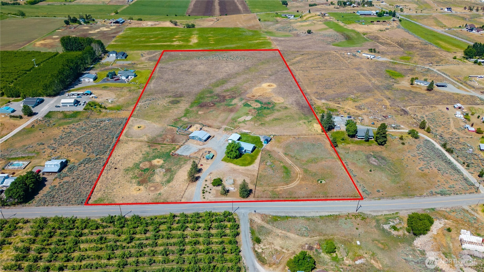 main property photo 10