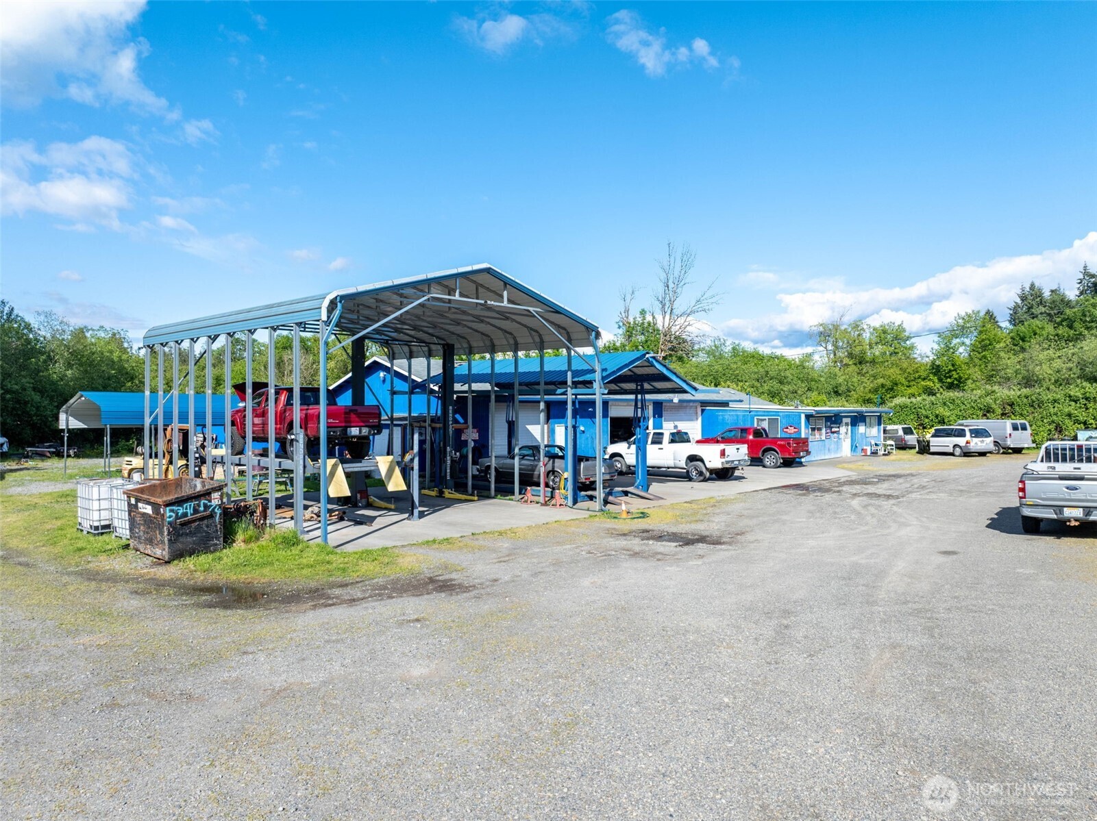 main property photo 9