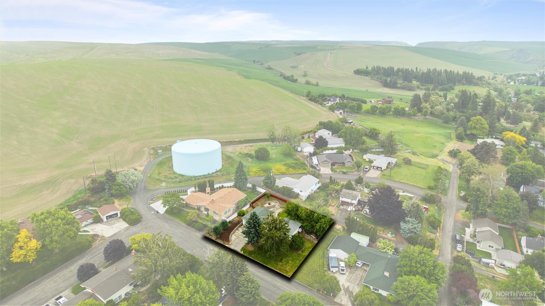 main property photo 28