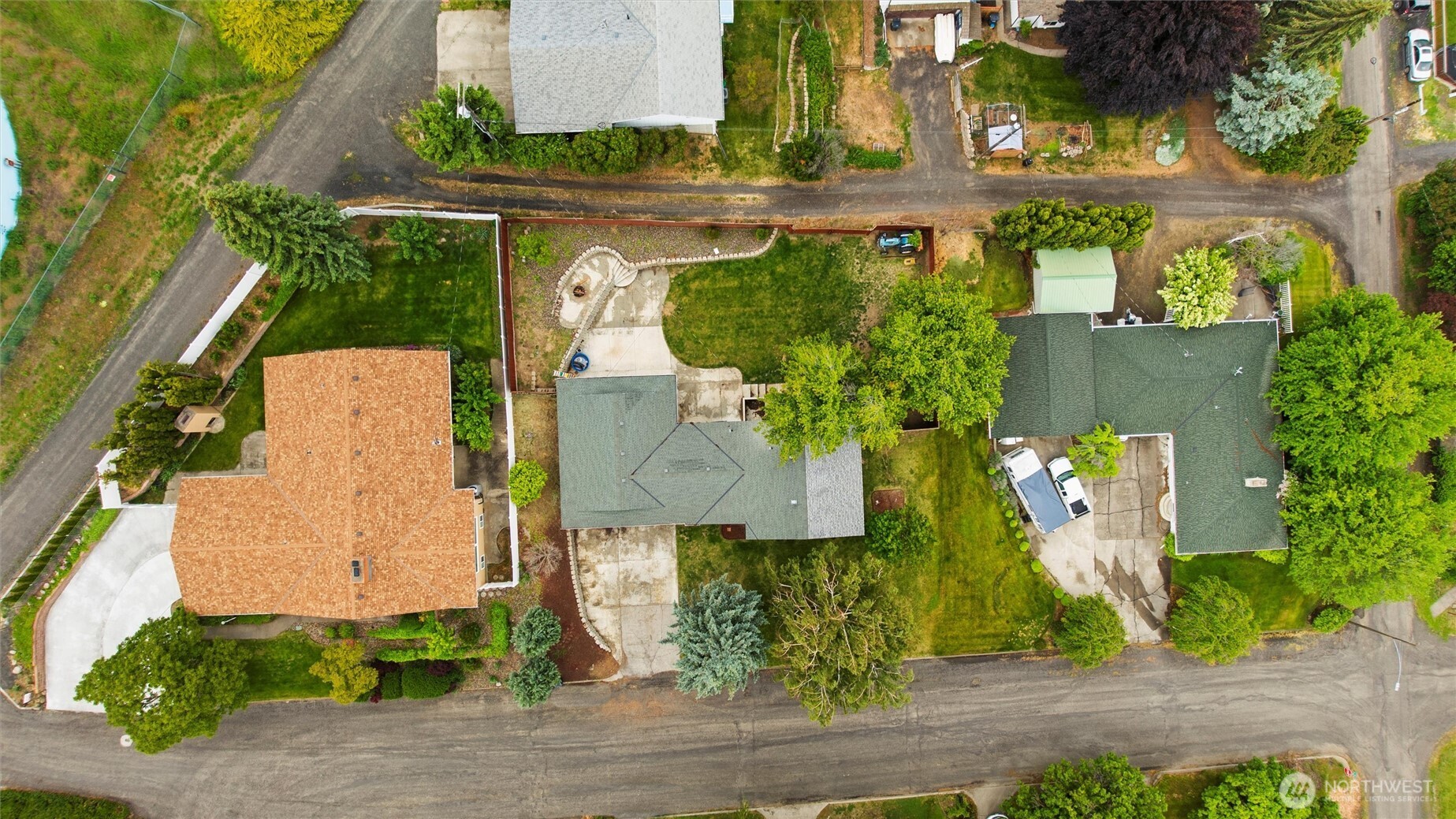 main property photo 29