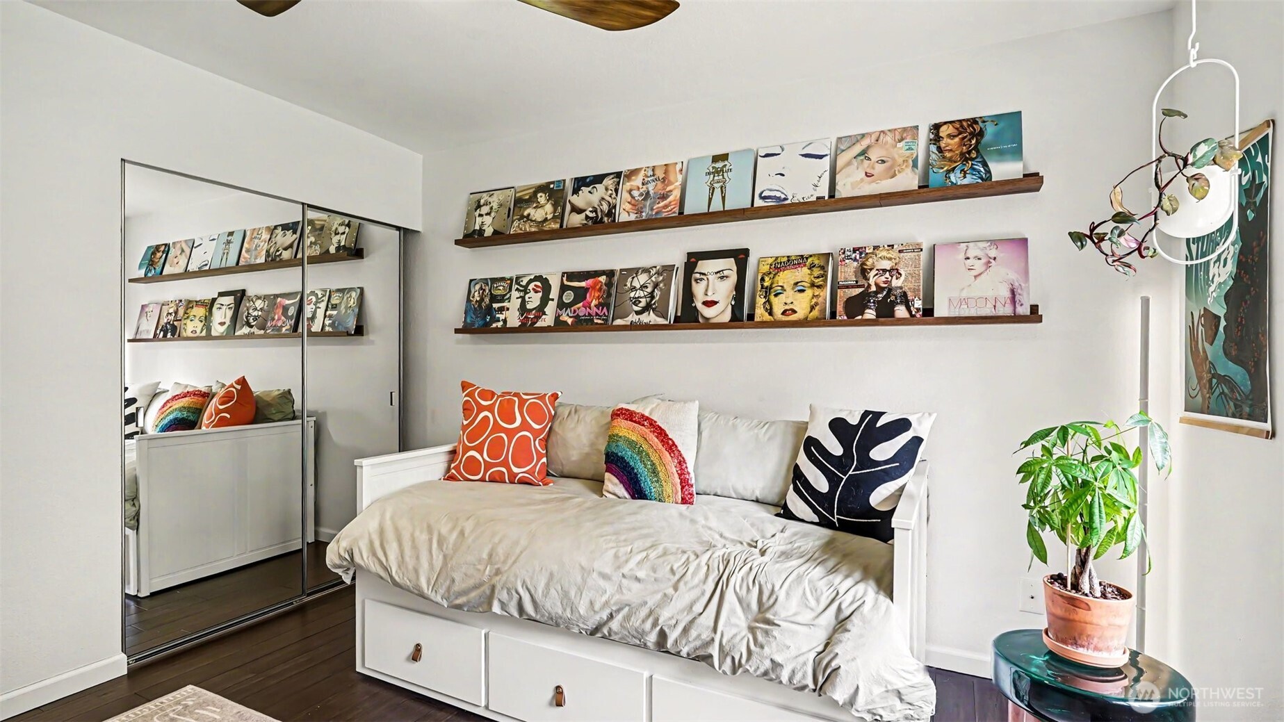 property viewer photo 22