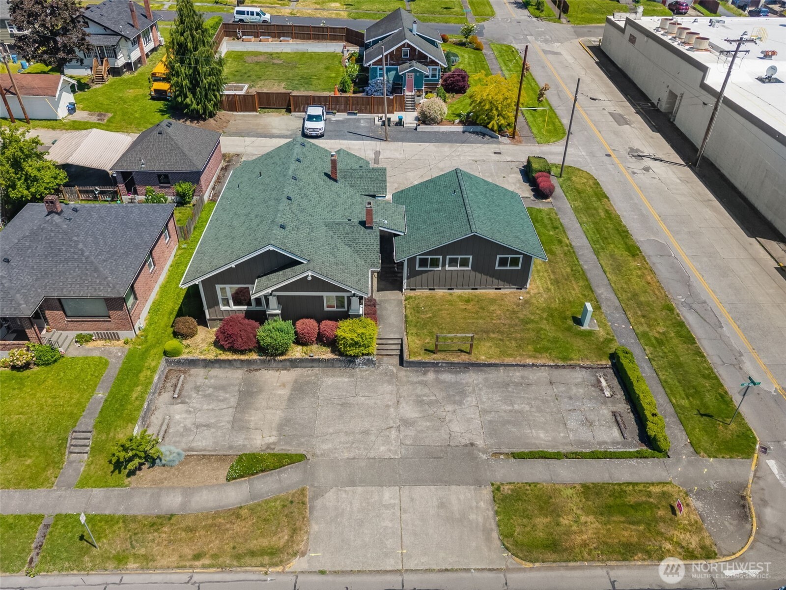 main property photo 36
