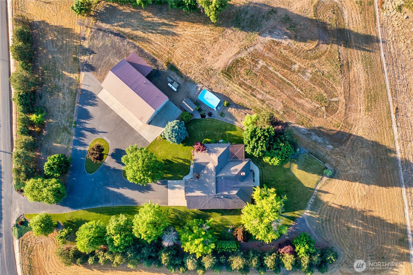 main property photo 29