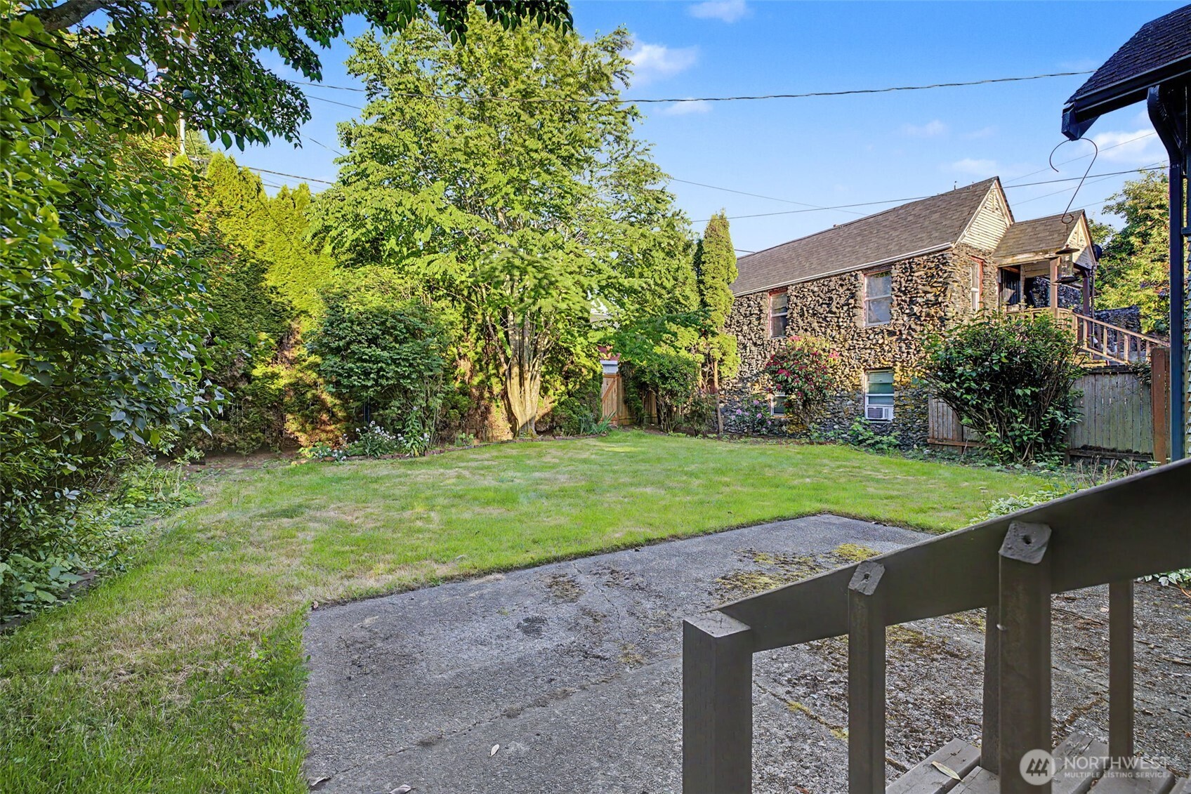 main property photo 33