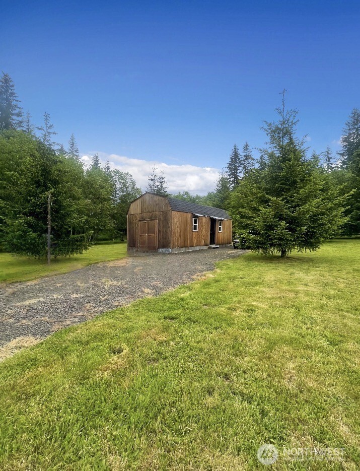 main property photo 10