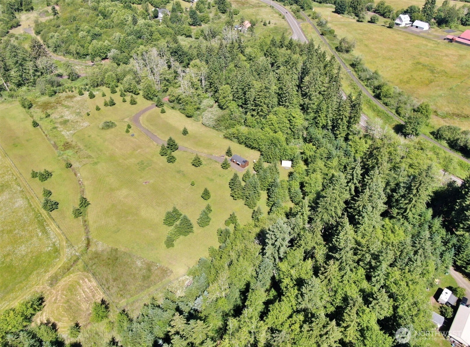 main property photo 8