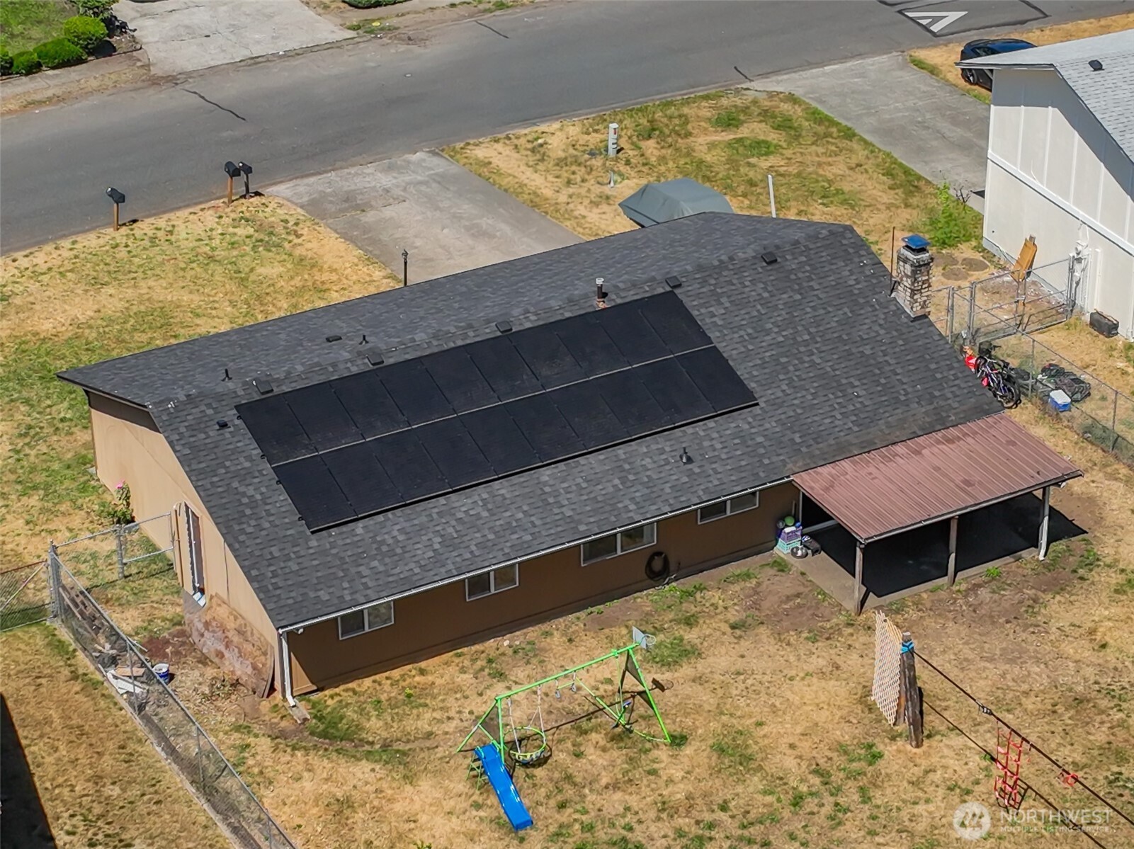 main property photo 28