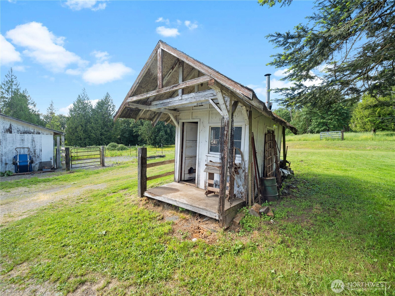 main property photo 32