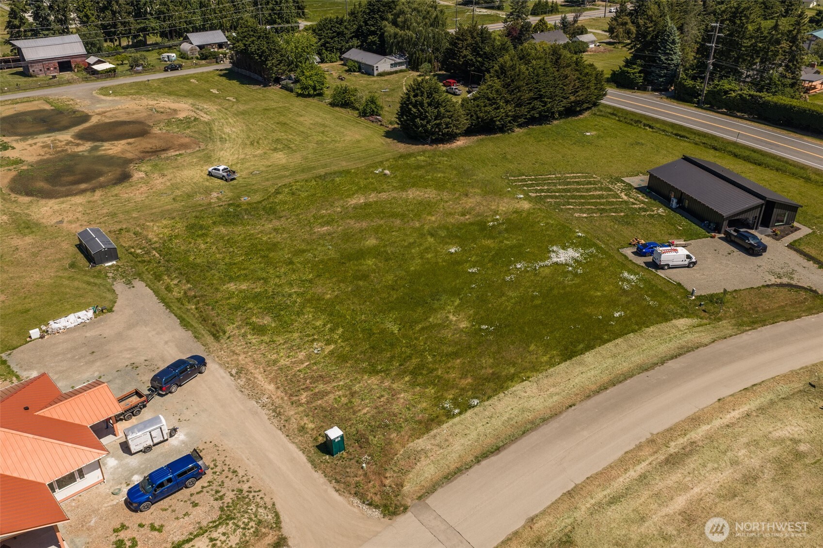 main property photo 18