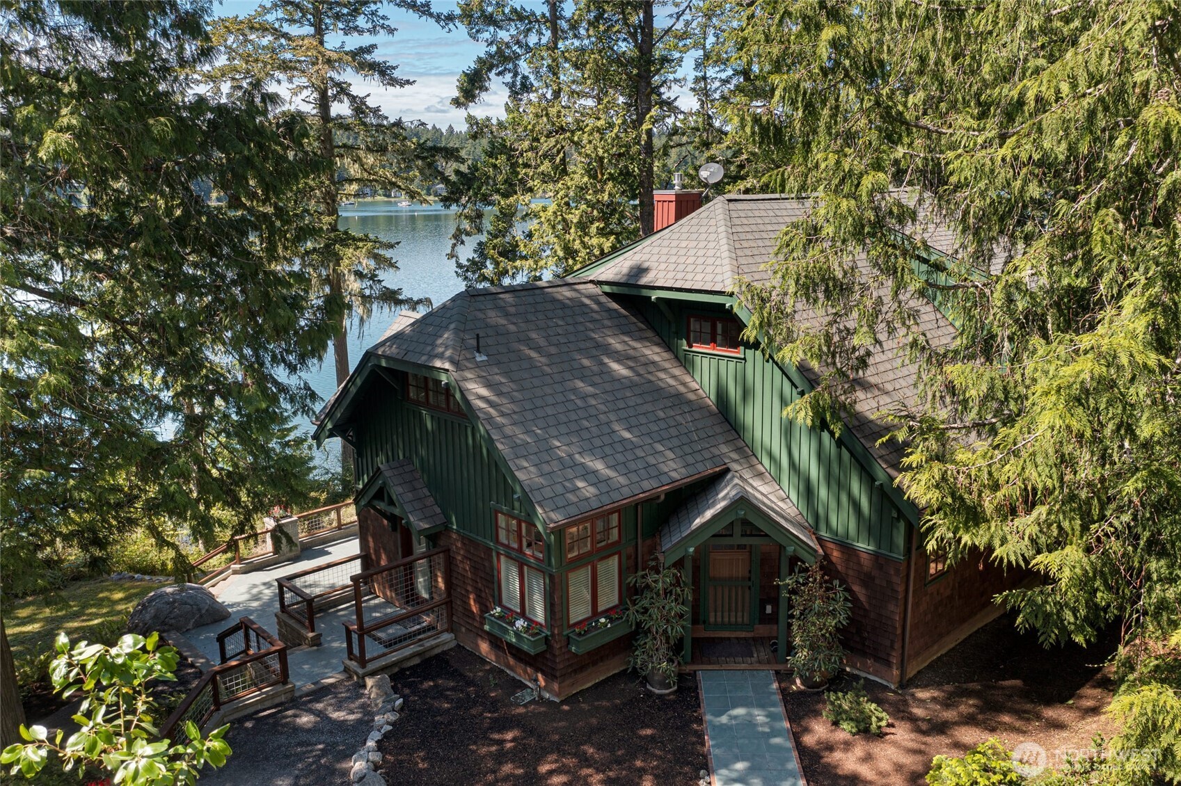 main property photo 28