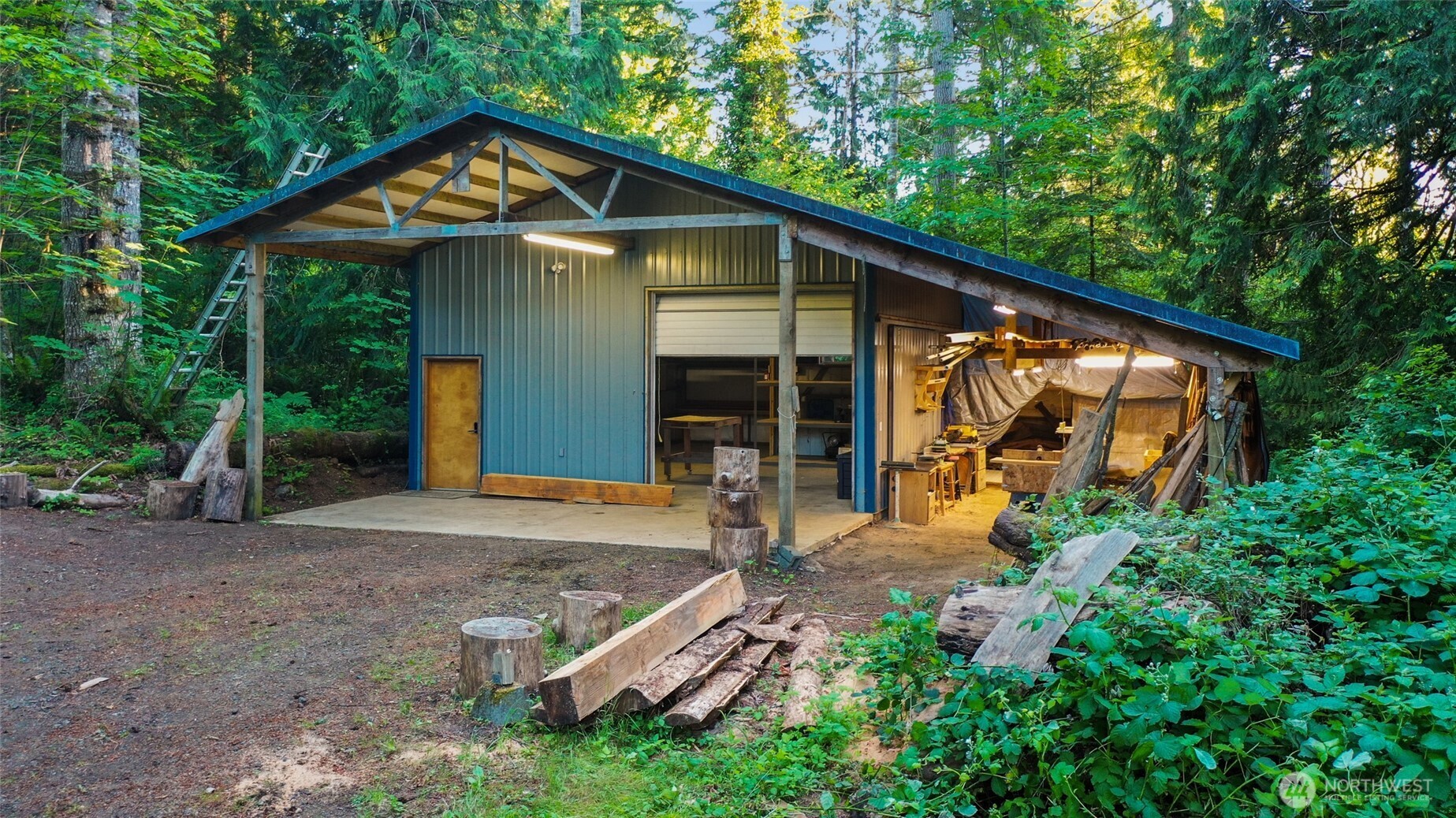 main property photo 33