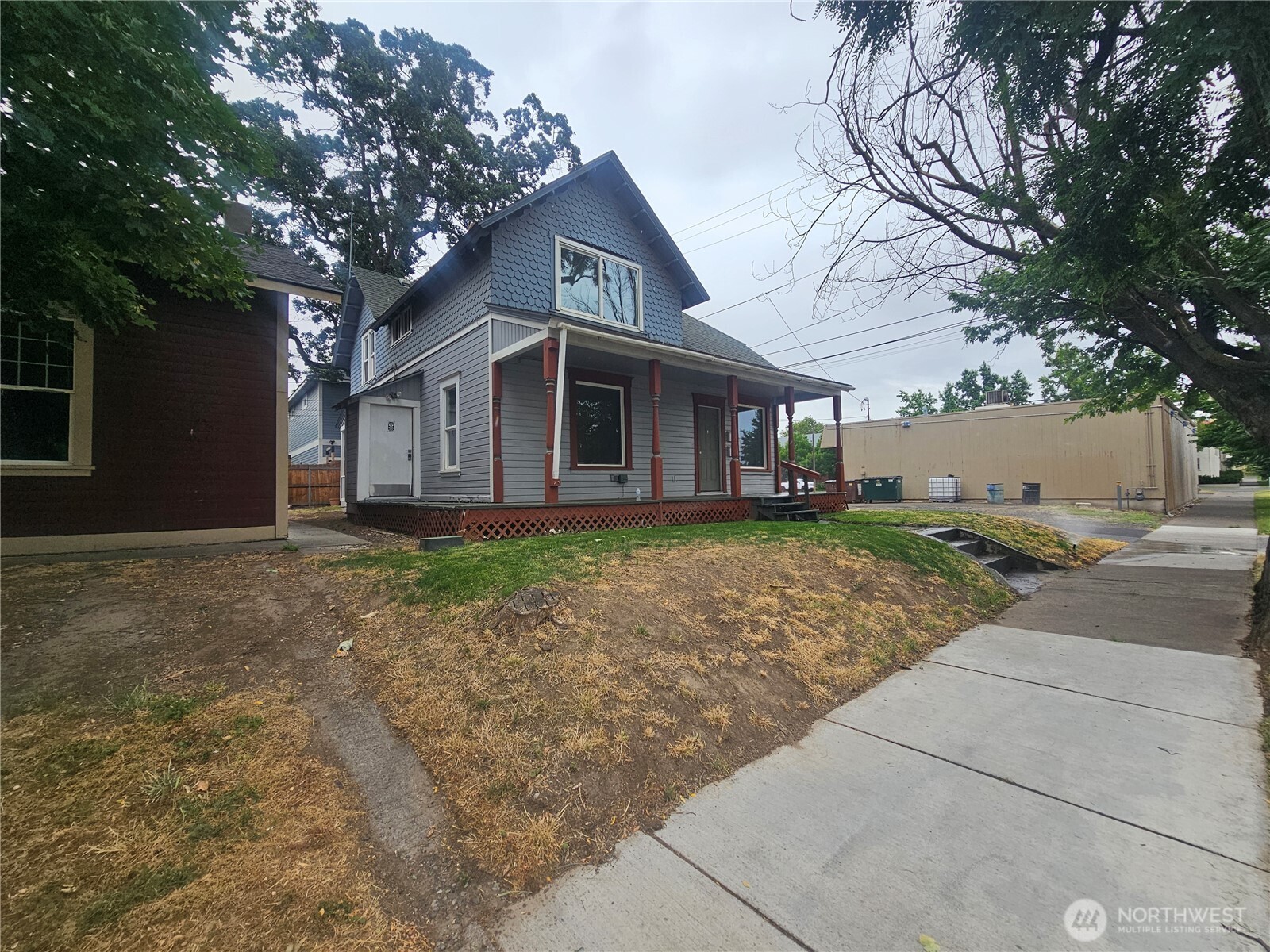 main property photo 28
