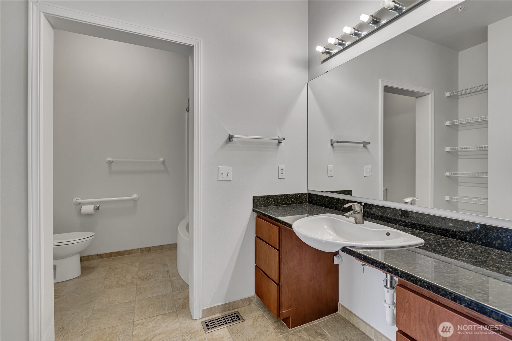 property viewer photo 22