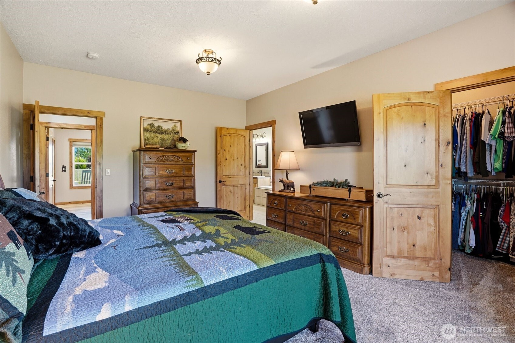 main property photo 13