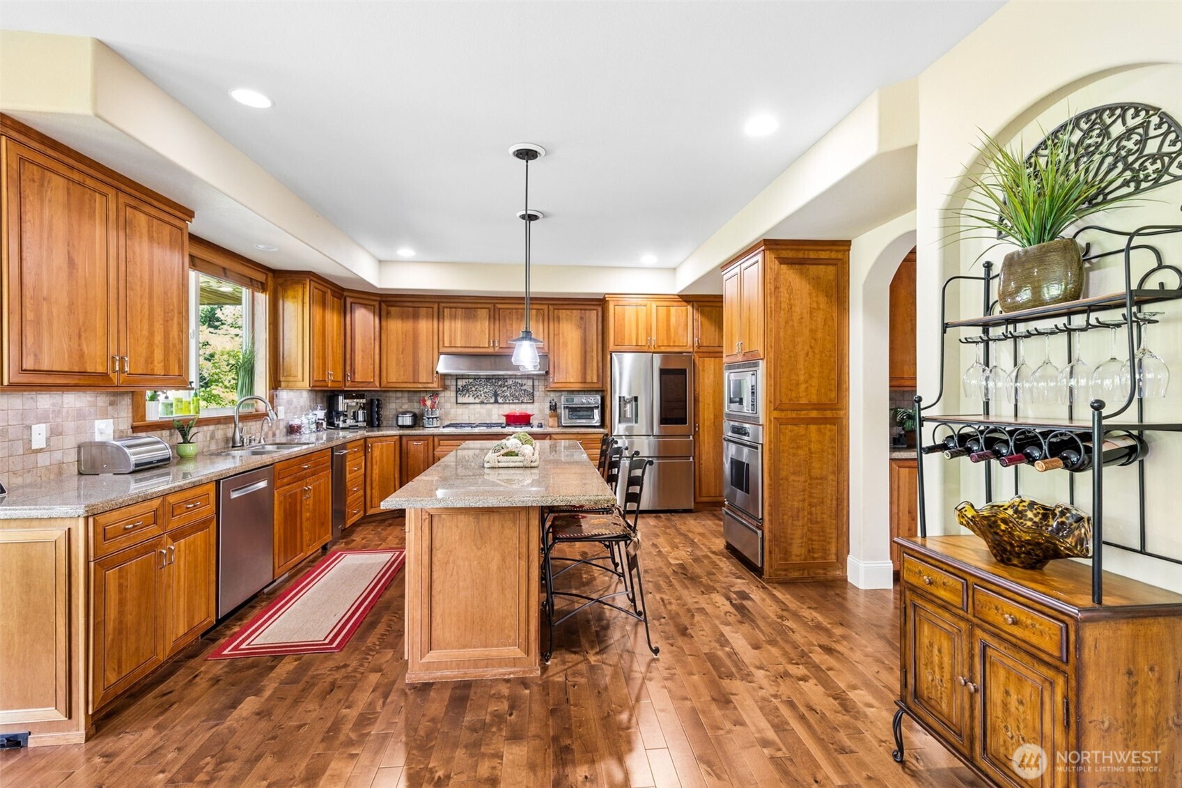 main property photo 4