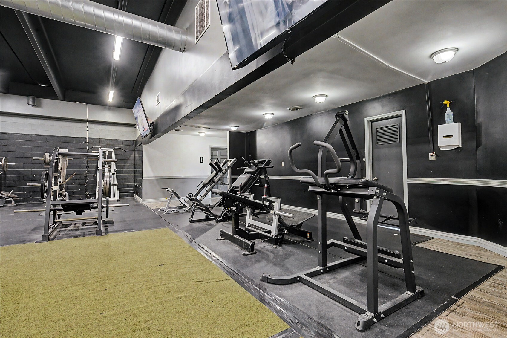 main property photo 12