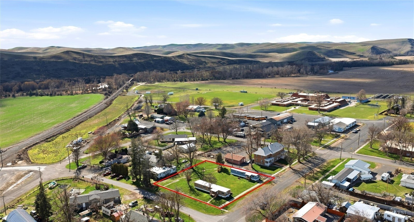 main property photo 21