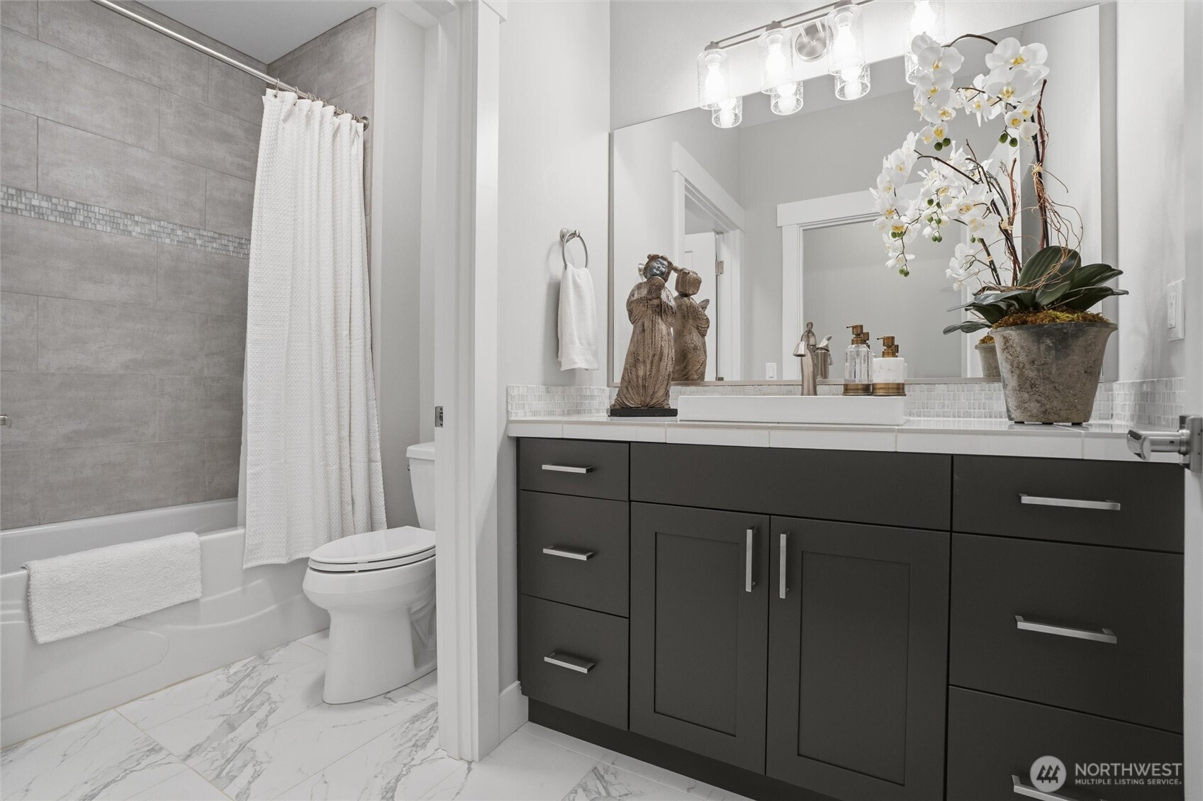 property viewer photo 16