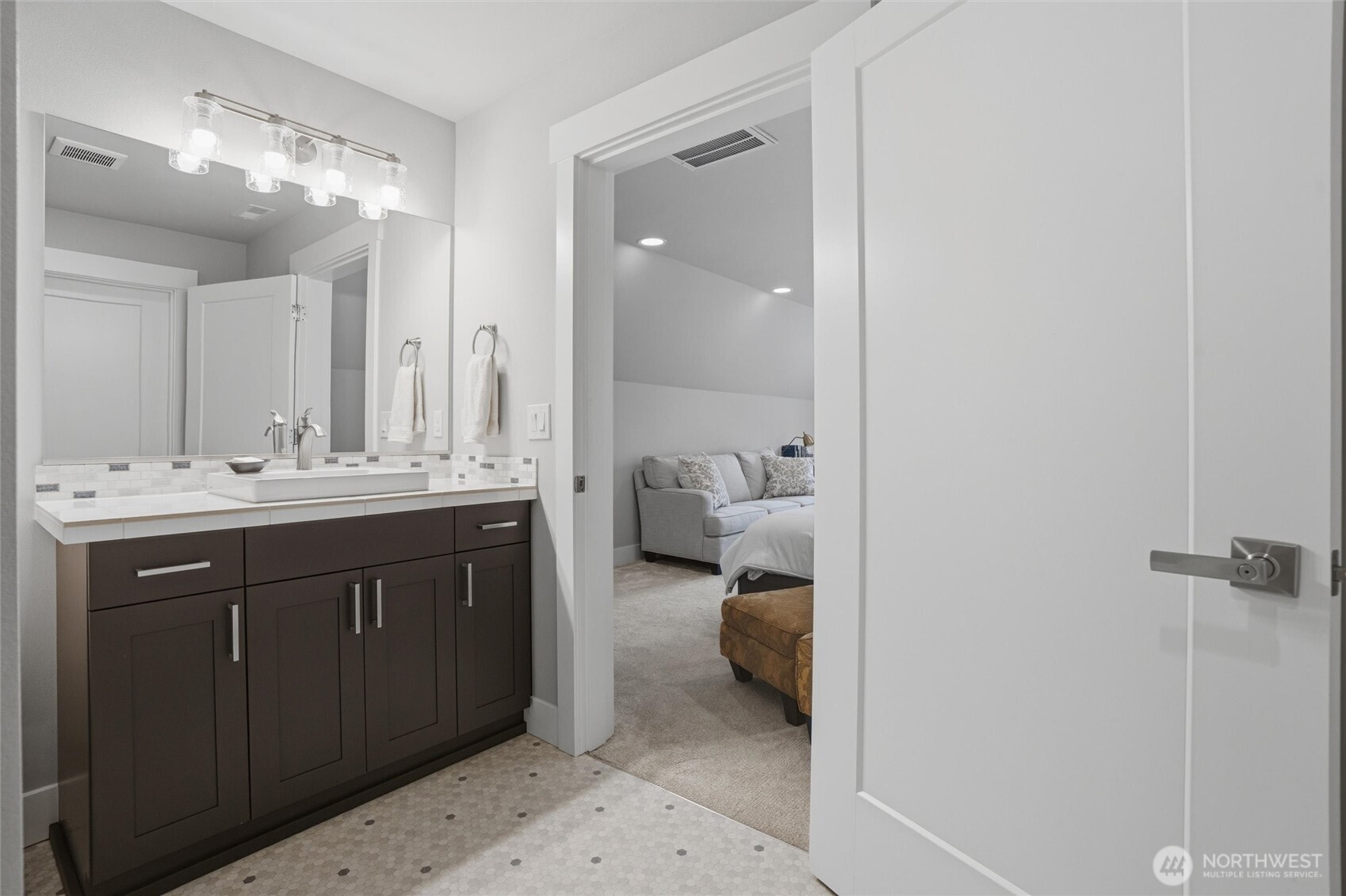 property viewer photo 19