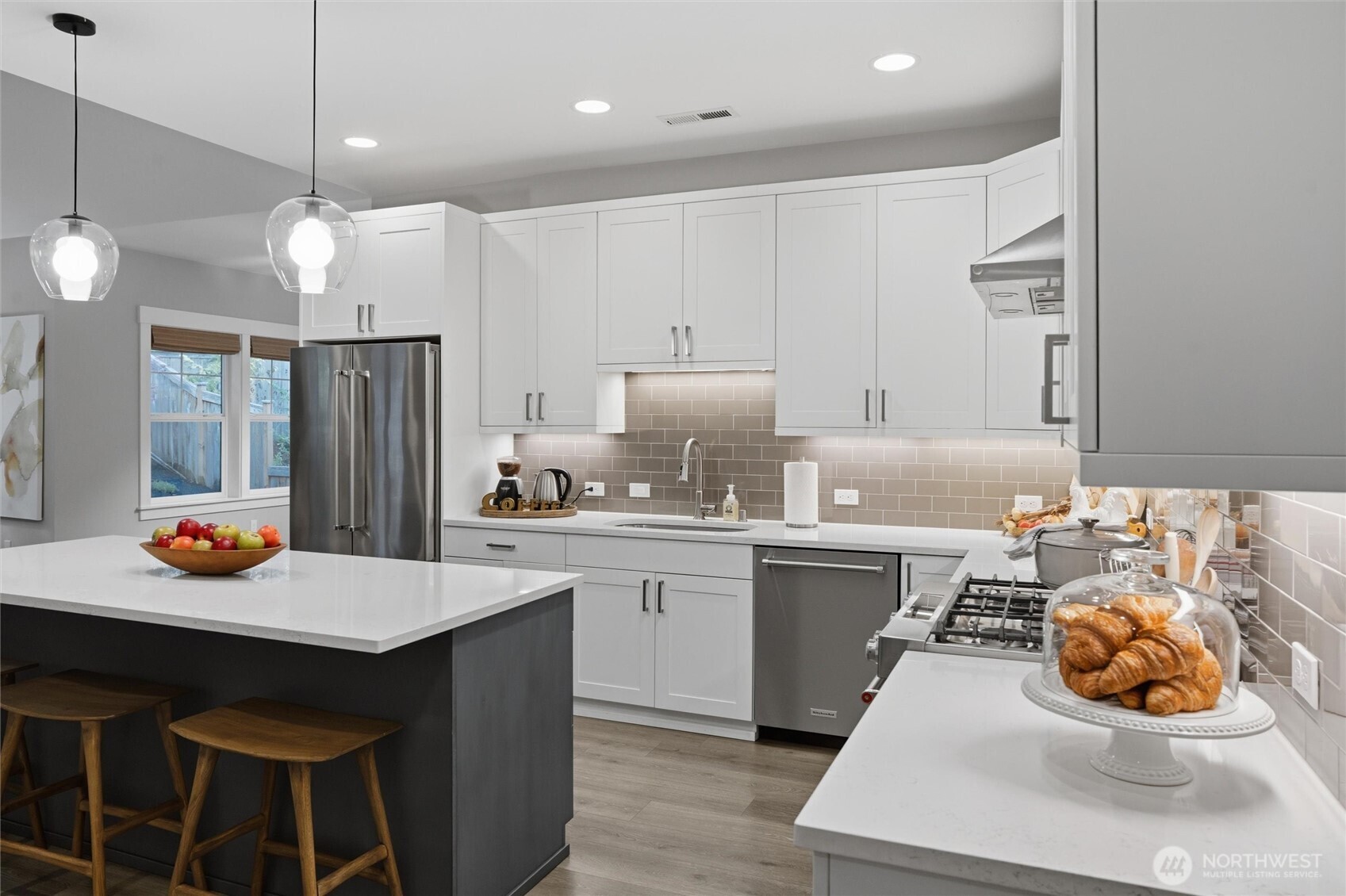 property viewer photo 25