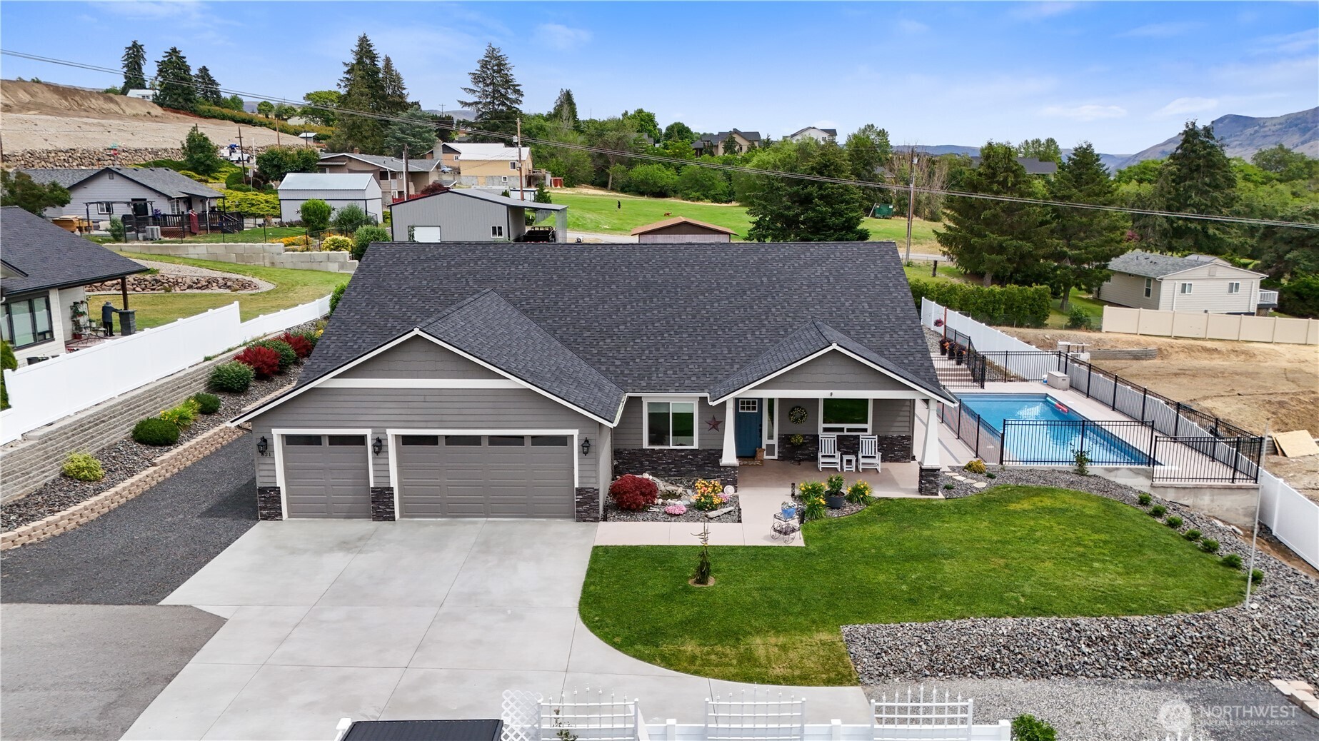 main property photo 0