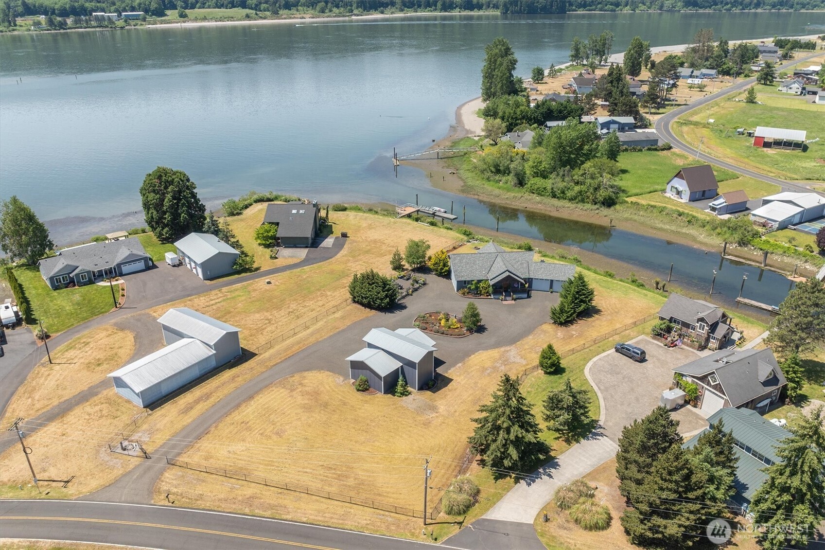 main property photo 35