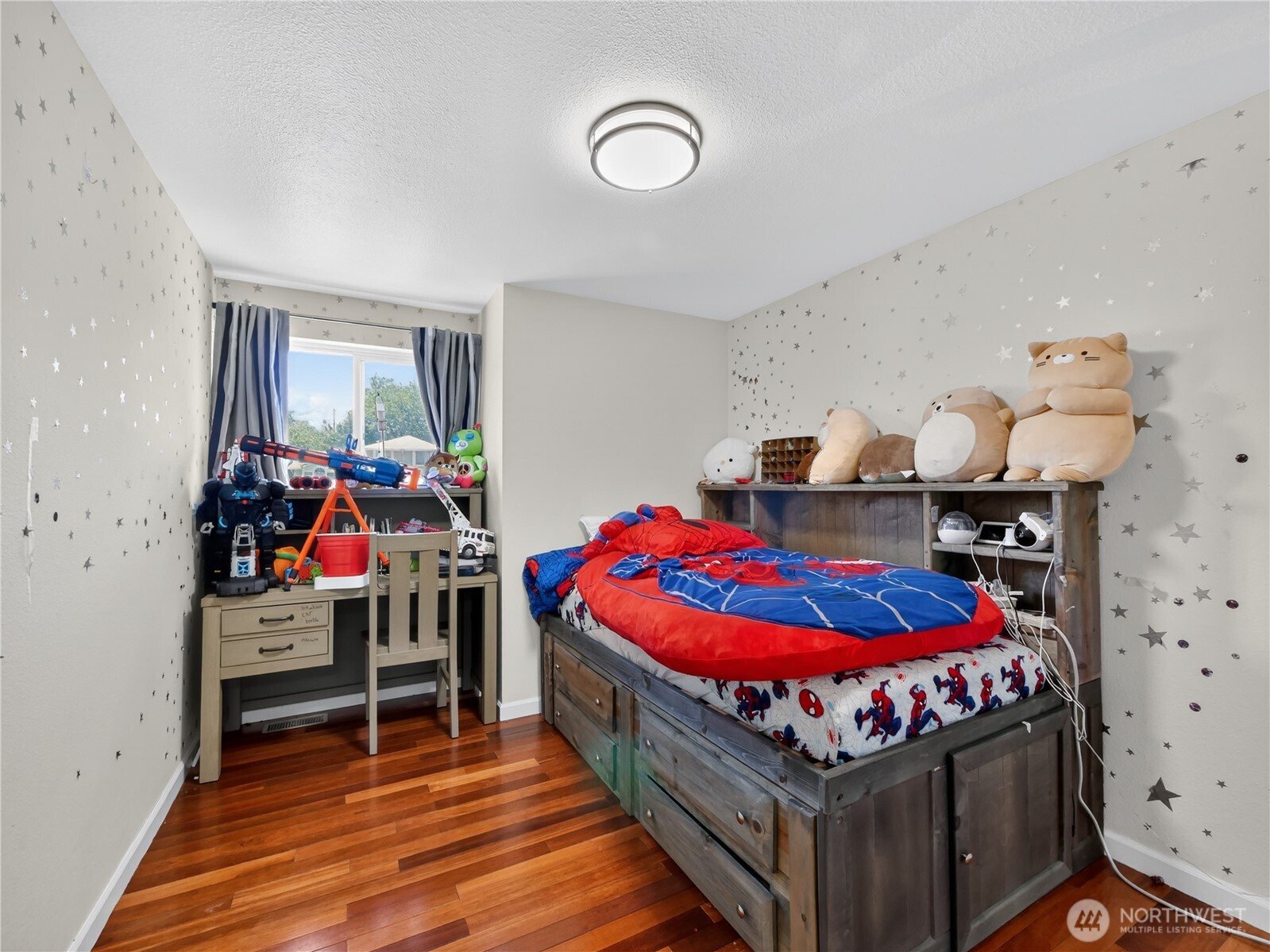 main property photo 28