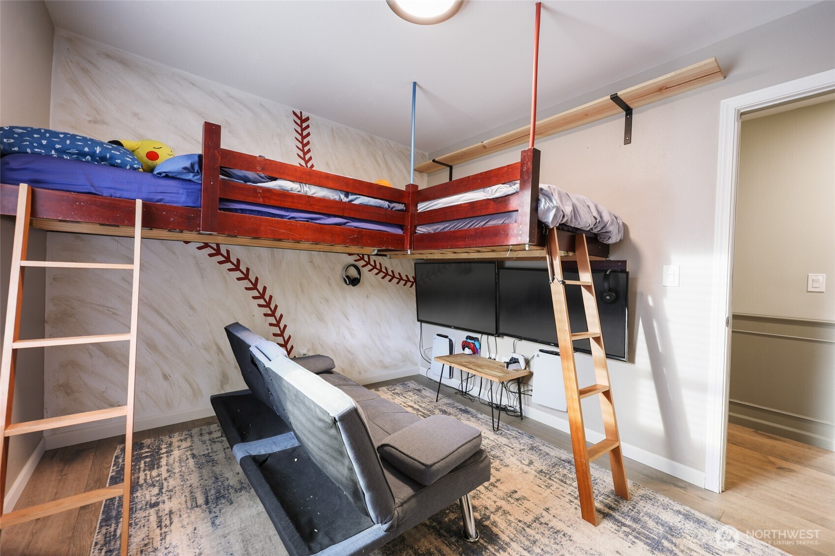 main property photo 32