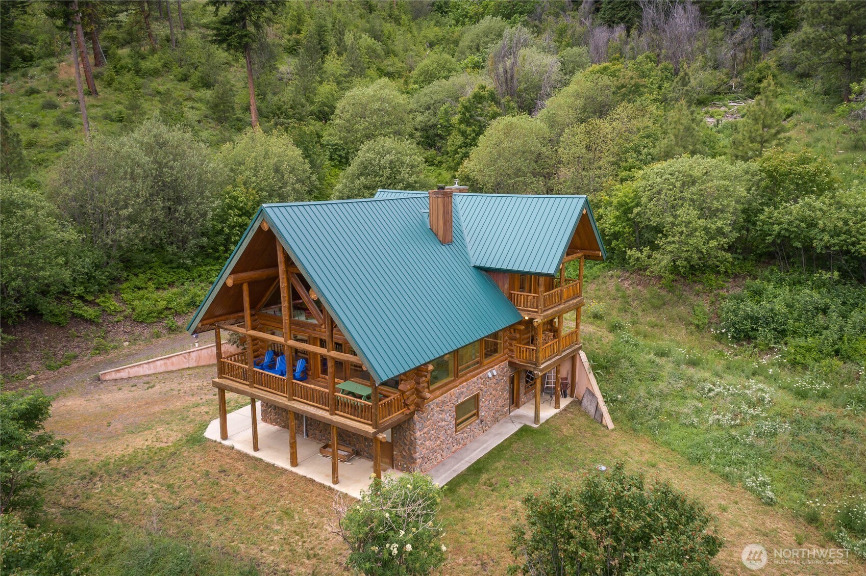 main property photo 17